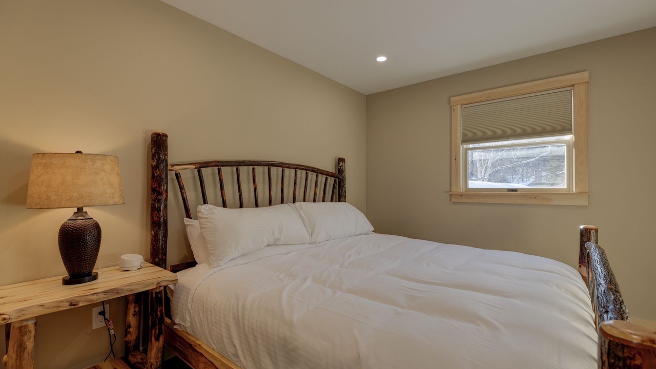 Photo of Bedroom in Sunapee