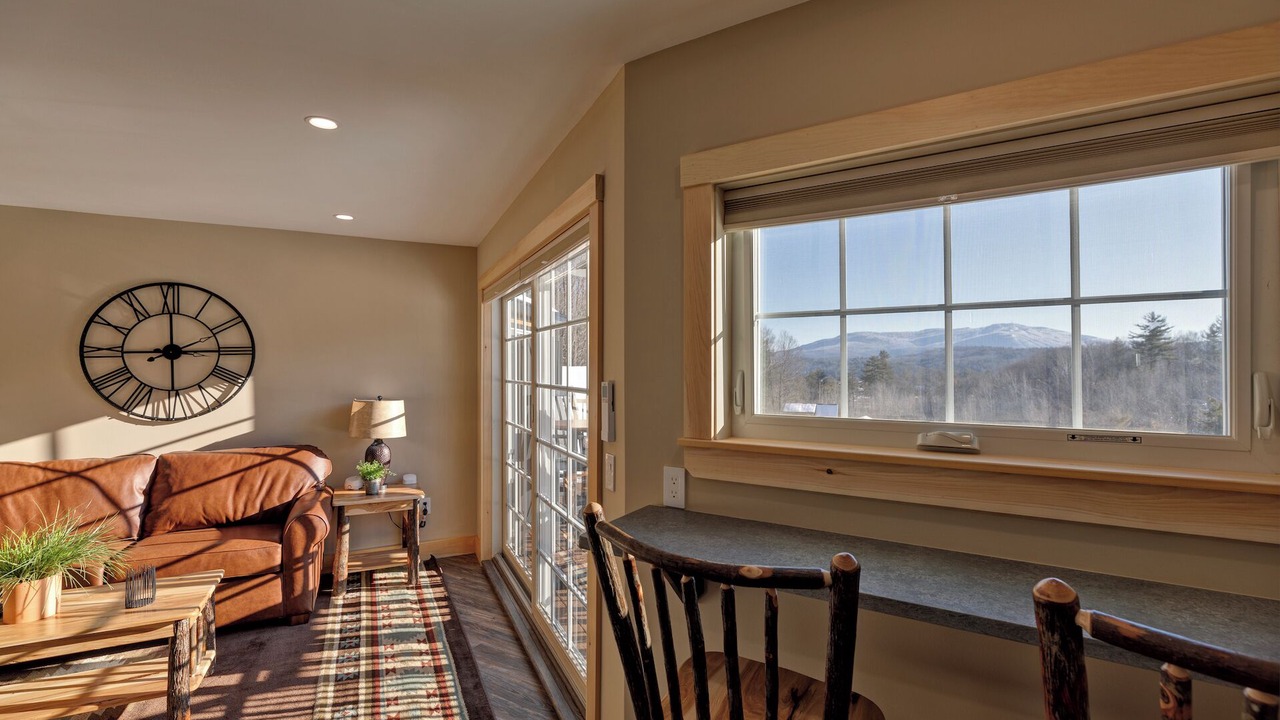Photo of Livingroom in Sunapee