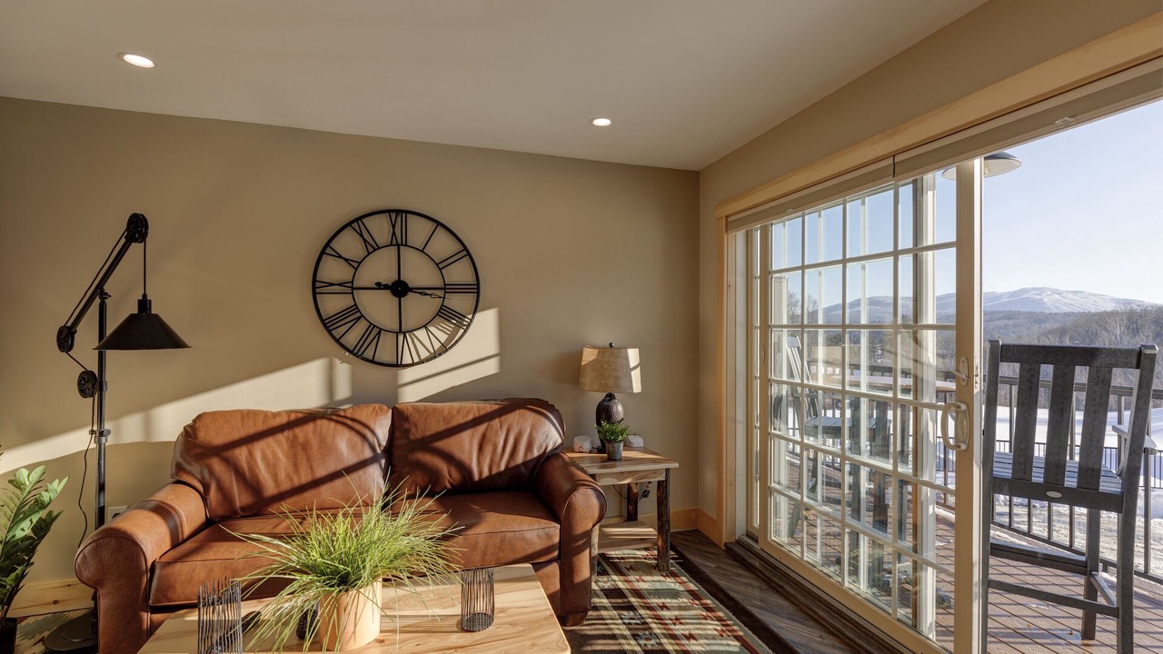 Photo of Livingroom in Sunapee
