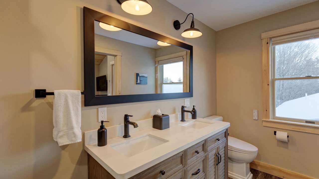 Photo of Bathroom in Sunapee