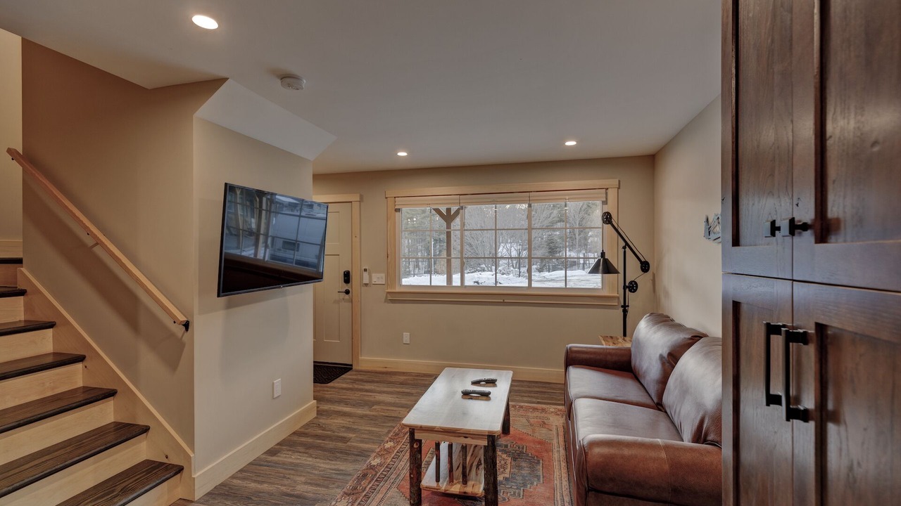 Photo of Livingroom in Sunapee