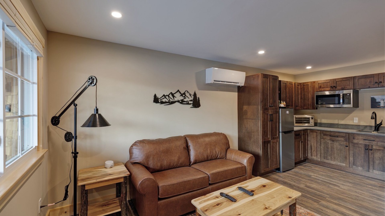 Photo of Livingroom in Sunapee