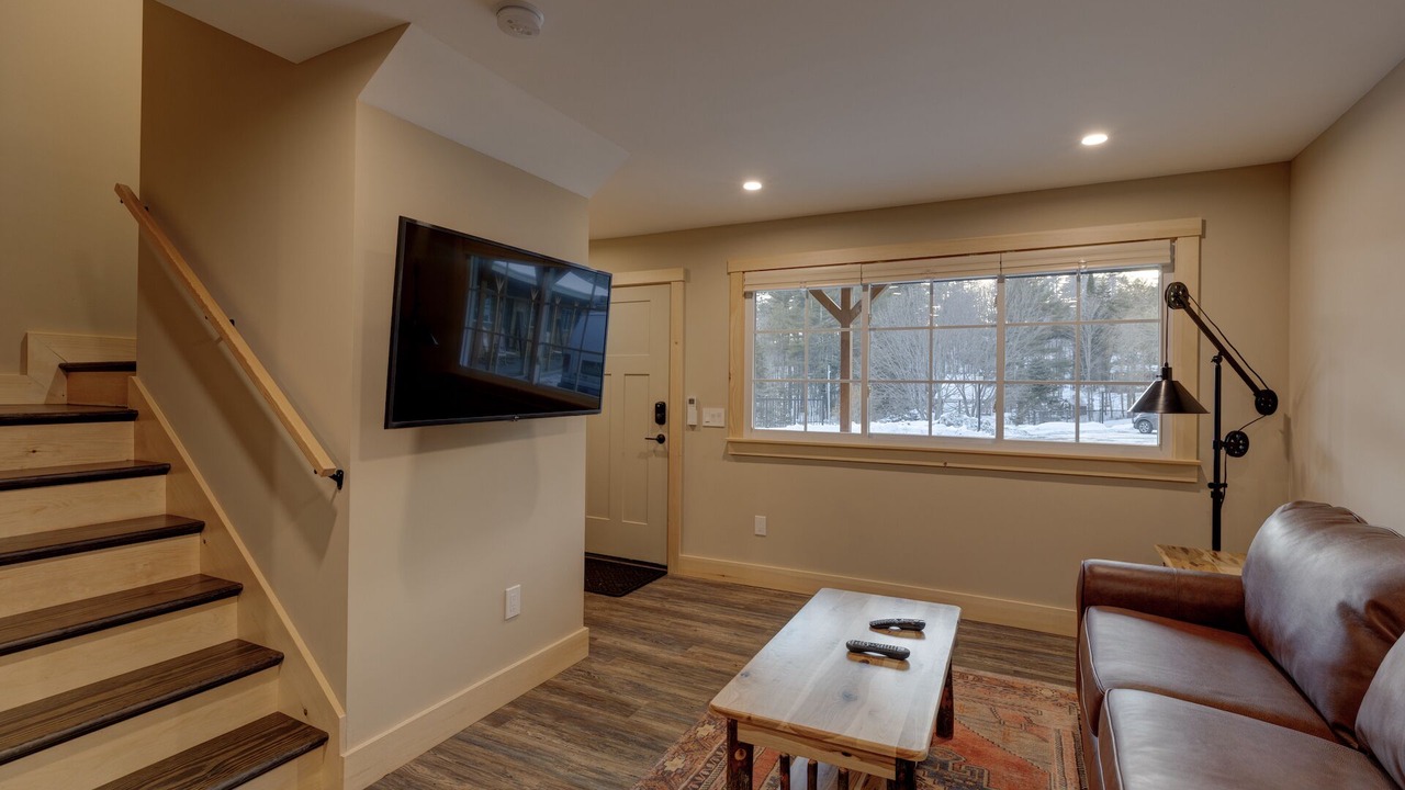 Photo of Livingroom in Sunapee