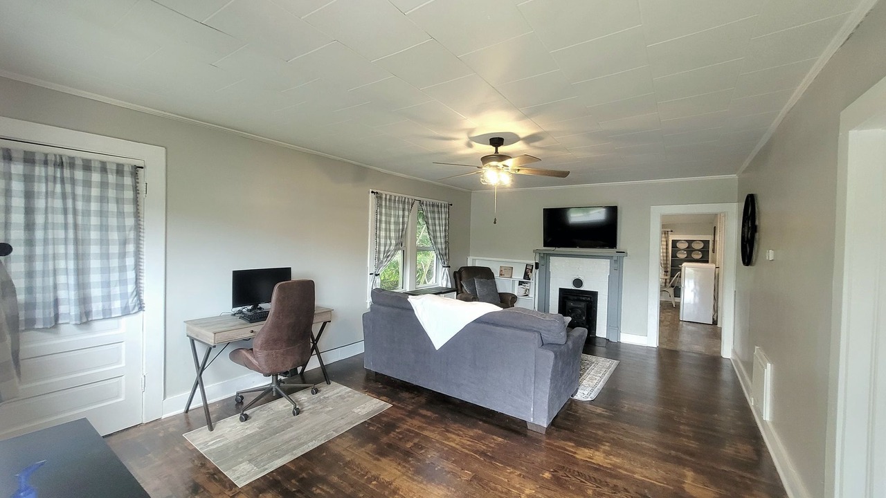 Photo of Livingroom in Mount Airy