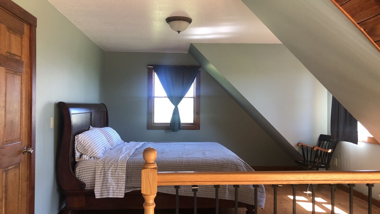 Photo of Bedroom in Newport Center