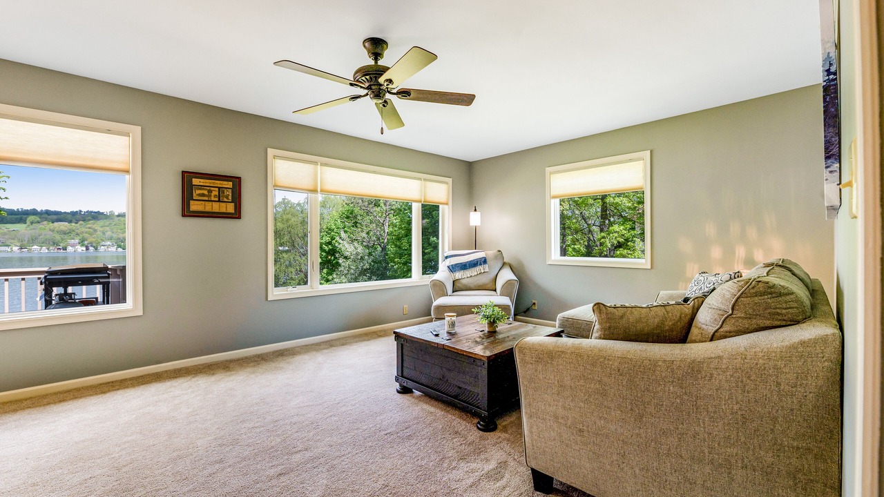 Photo of Livingroom in Penn Yan