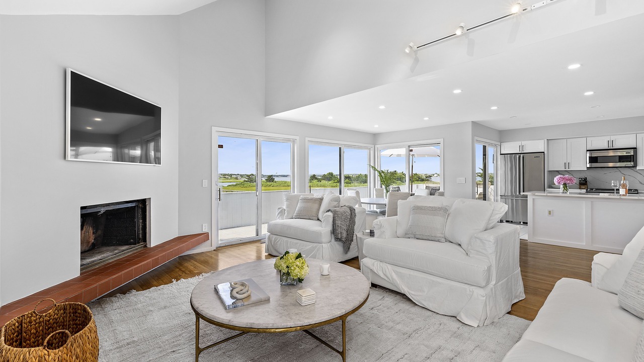 Photo of Livingroom in Westhampton Beach