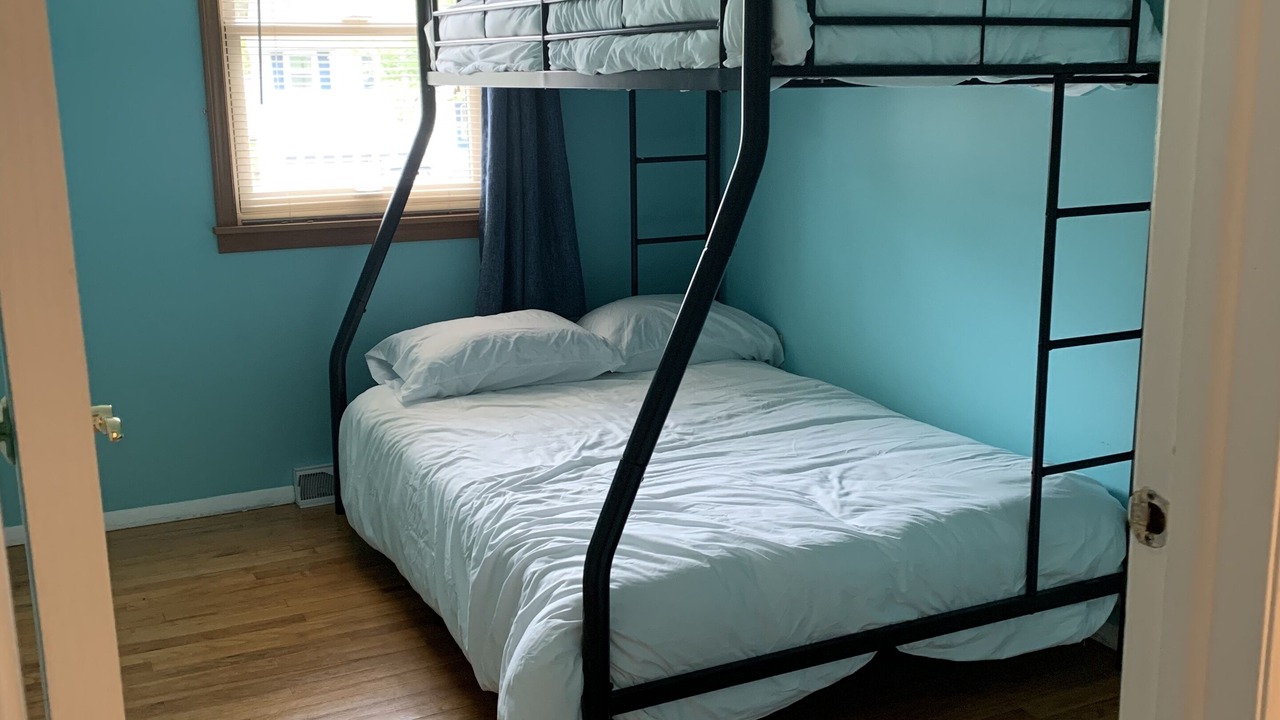 Photo of Bedroom in Geyser Crest