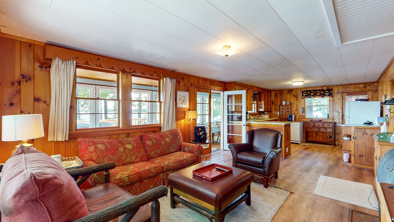 Photo of Livingroom in Moultonborough