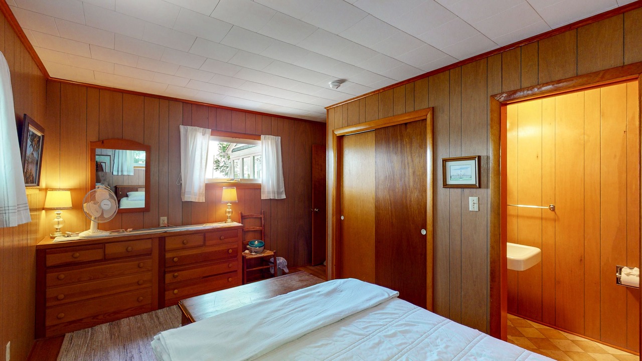 Photo of Bedroom in Moultonborough