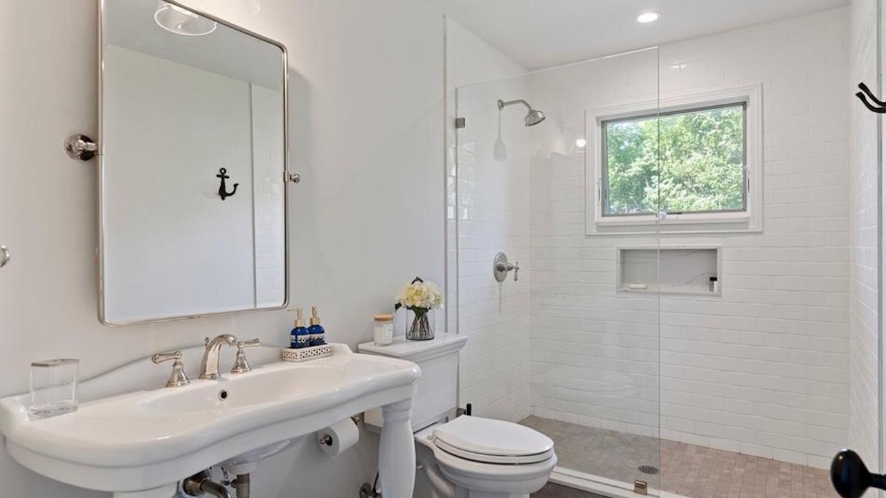 Photo of Bathroom in Laurel