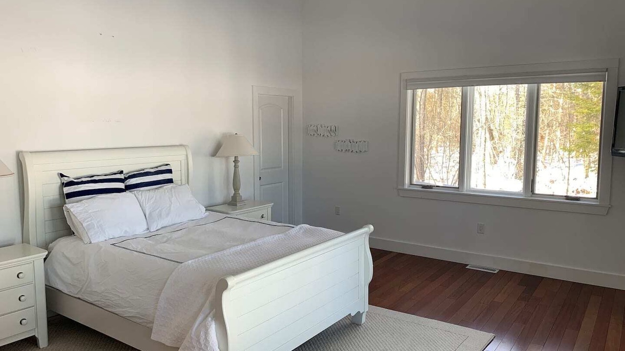 Photo of Bedroom in Moultonborough