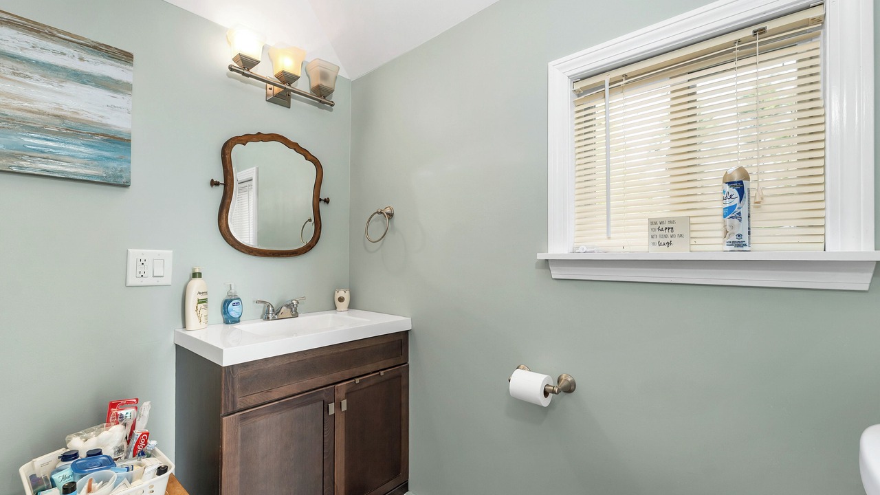 Photo of Bathroom in Mirror Lake