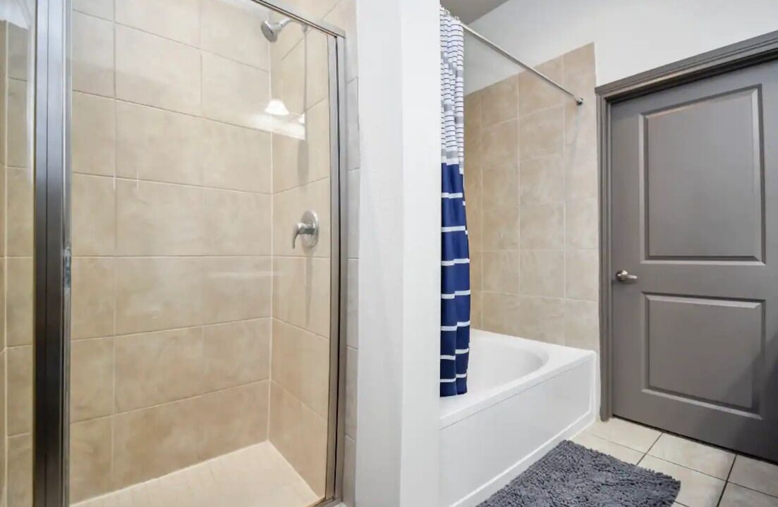 Photo of Bathroom in Greenway Plaza-Upper Kirby