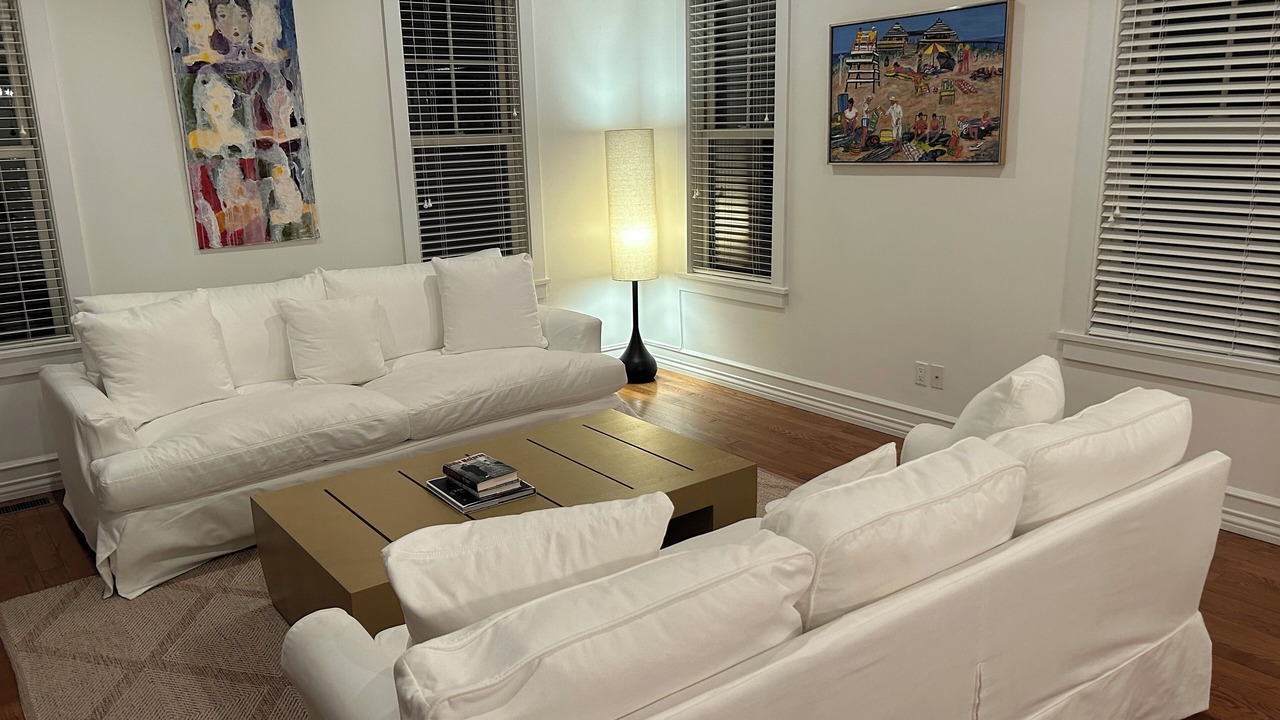 Photo of Livingroom in Village of Southampton