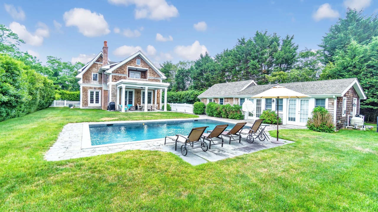 Photo of Outdoor in Village of Southampton