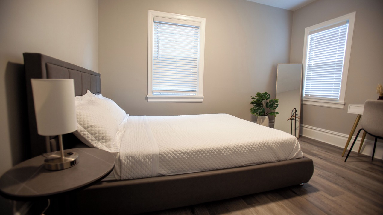 Photo of Bedroom in Downtown Niagara Falls