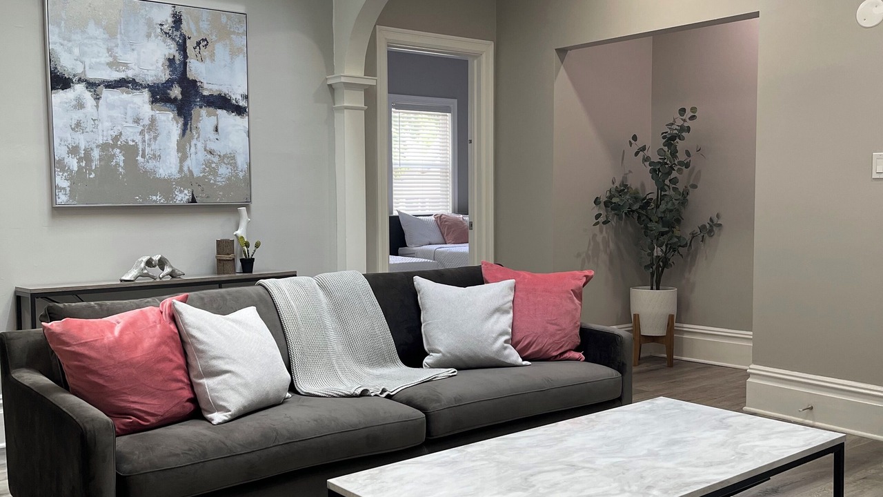 Photo of Livingroom in Downtown Niagara Falls