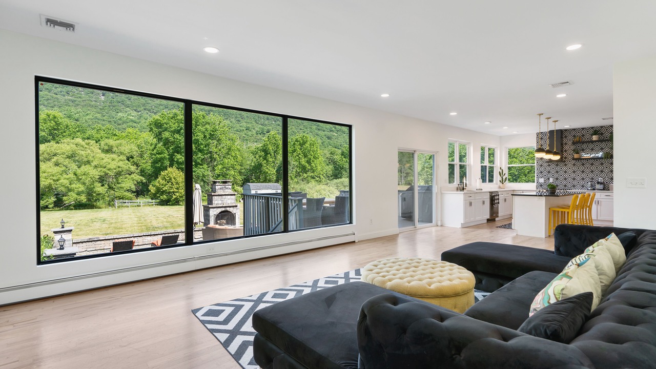 Photo of Livingroom in Highland Mills