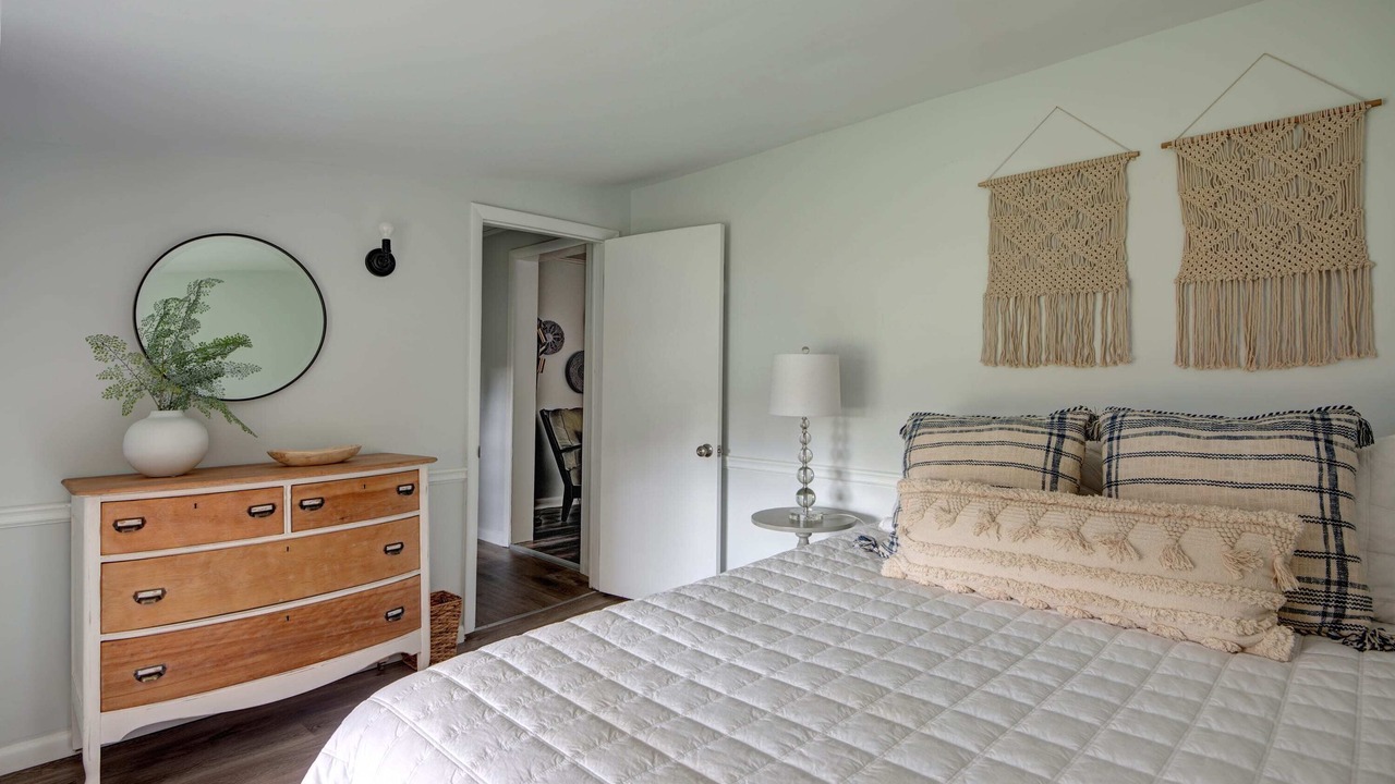 Photo of Bedroom in Town of Owasco