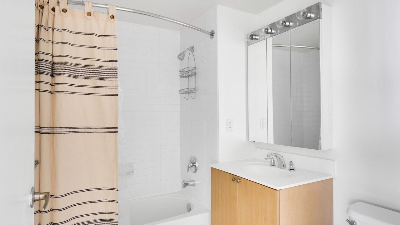 Photo of Bathroom in Hunters Point