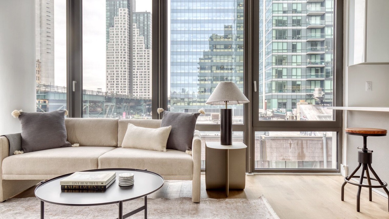 Photo of Livingroom in Hunters Point