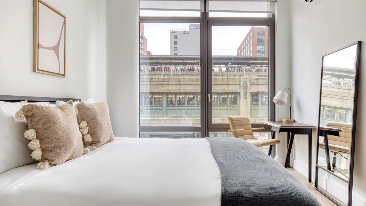 Photo of Bedroom in Hunters Point