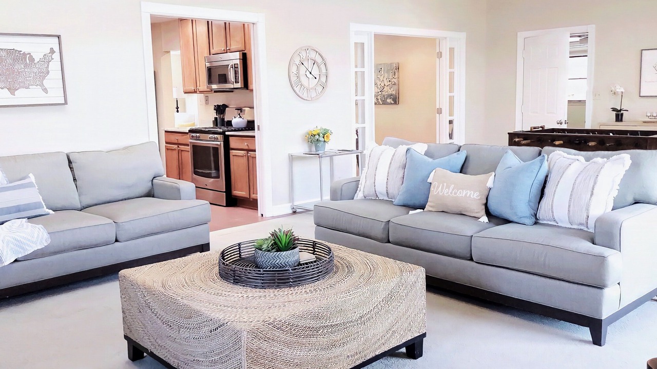 Photo of Livingroom in Lake Barcroft
