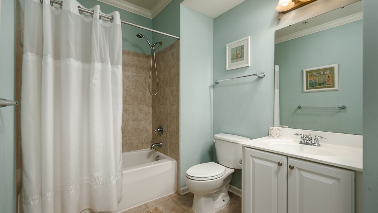 Photo of Bathroom in Sunset Island