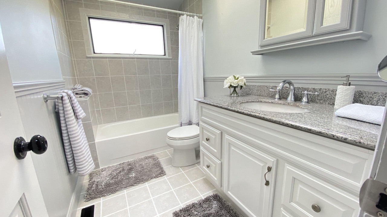 Photo of Bathroom in Shinnecock Hills
