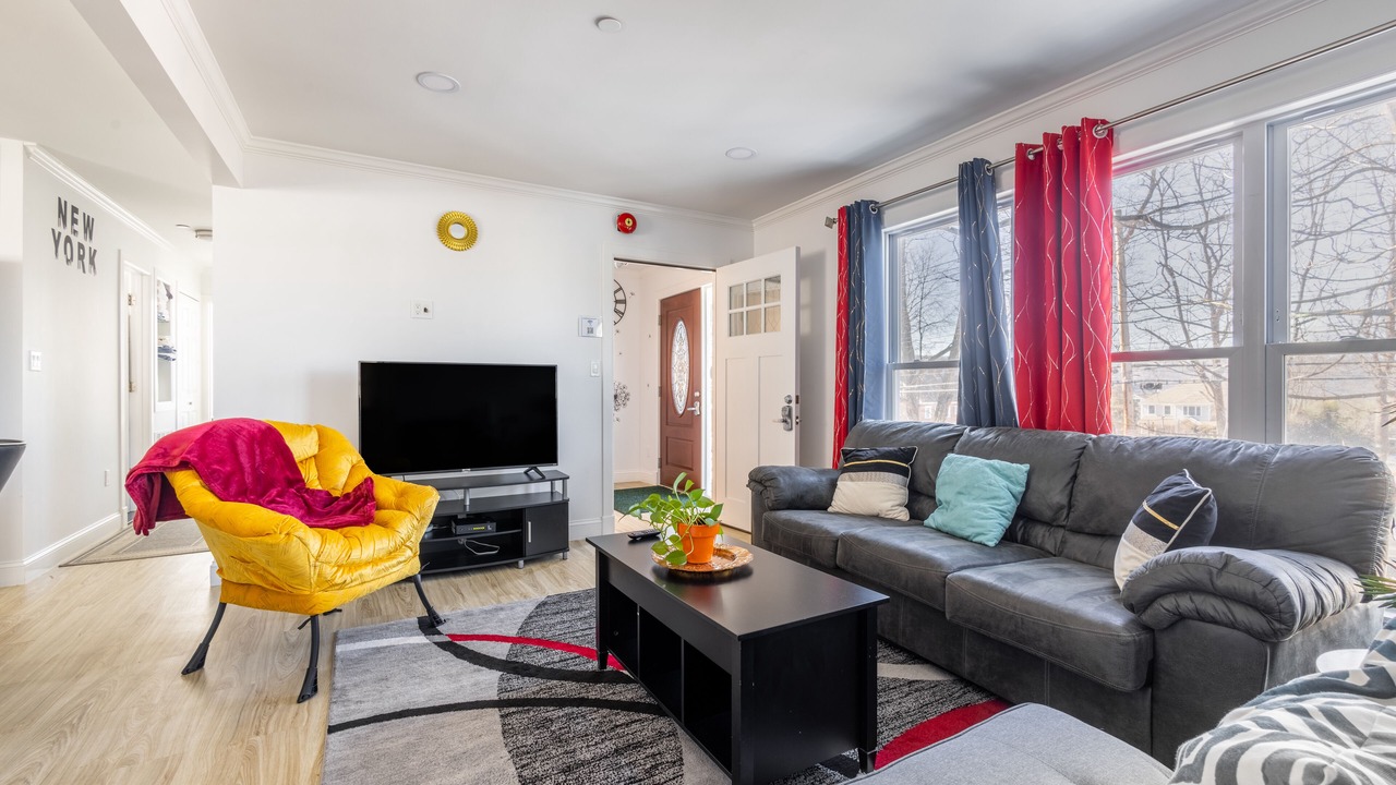 Photo of Livingroom in Northwest Yonkers