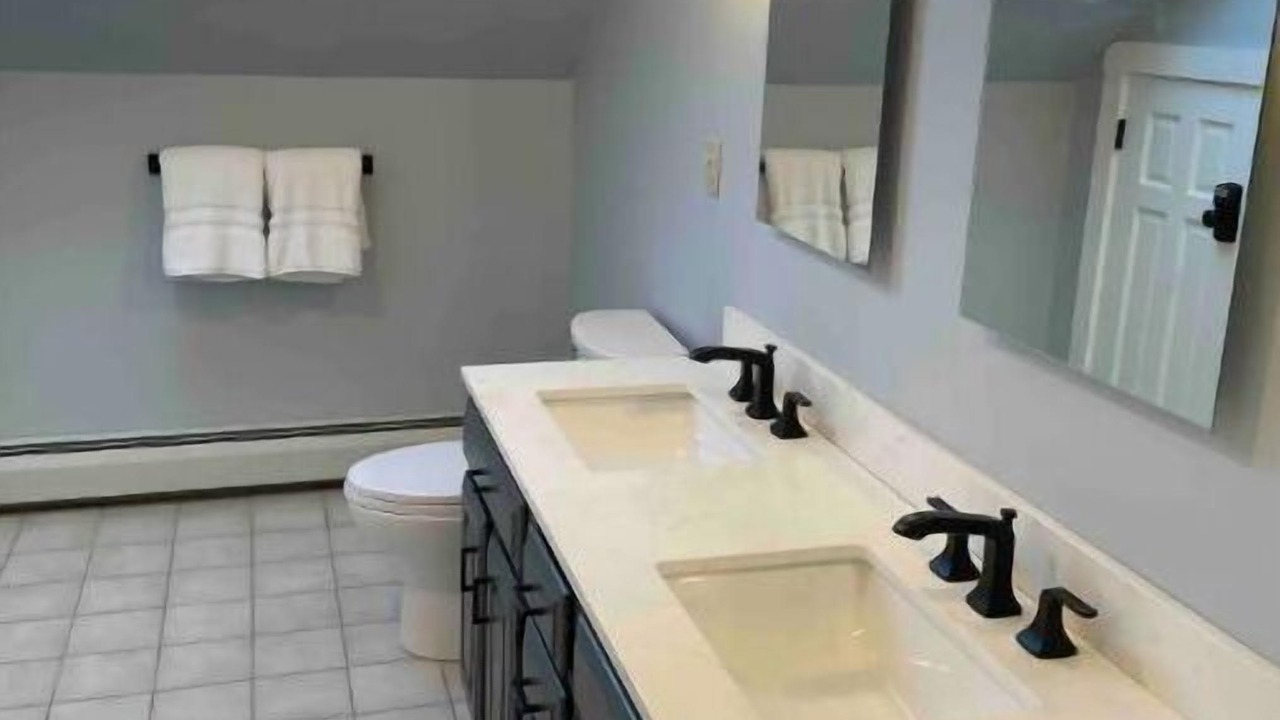 Photo of Bathroom in East Burke