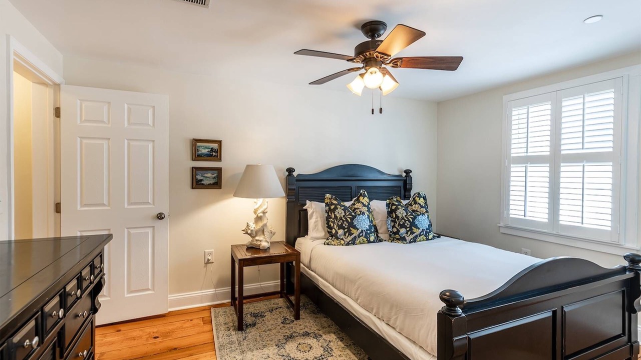 Photo of Bedroom in Historic District