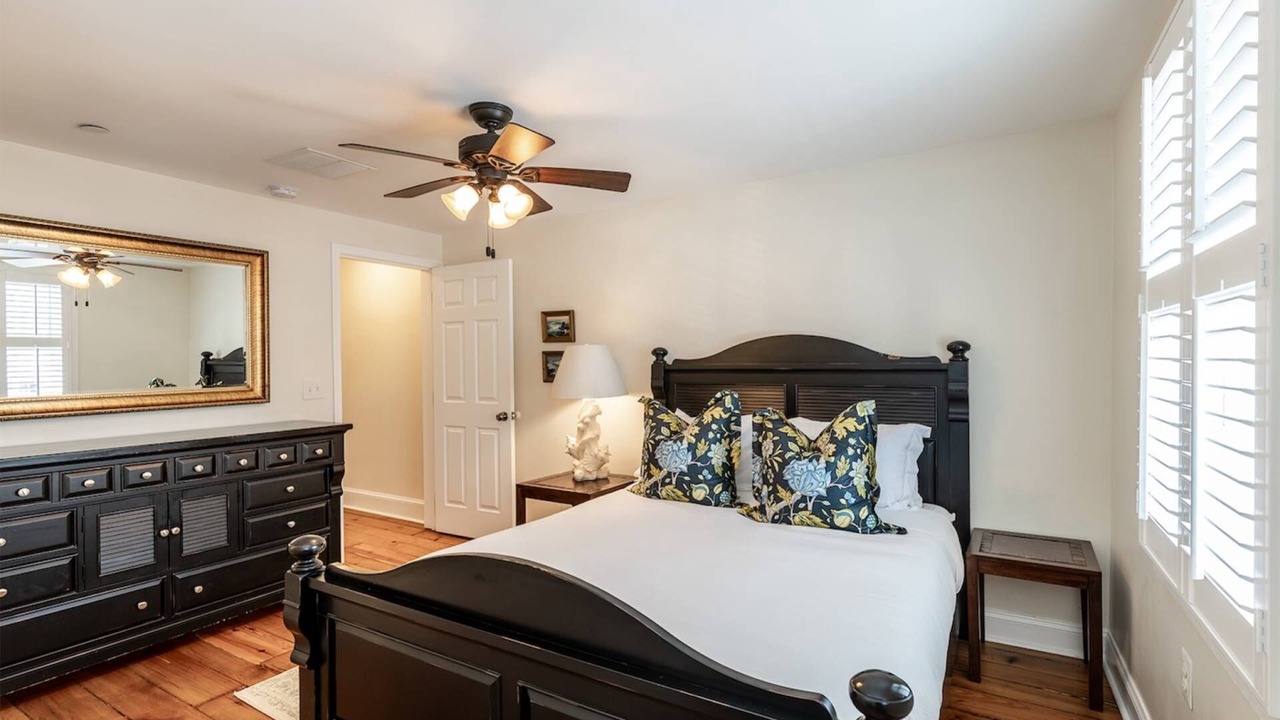 Photo of Bedroom in Historic District