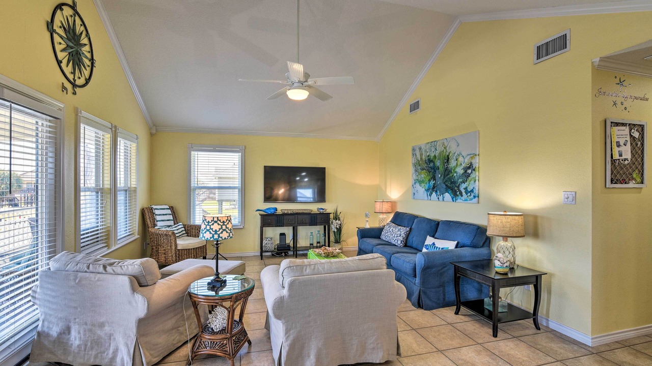 Photo of Bedroom in Pirates Beach