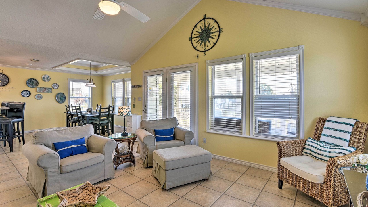 Photo of Bedroom in Pirates Beach