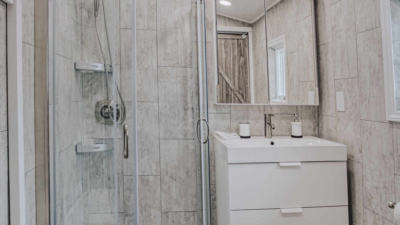 Photo of Bathroom in Painted Post