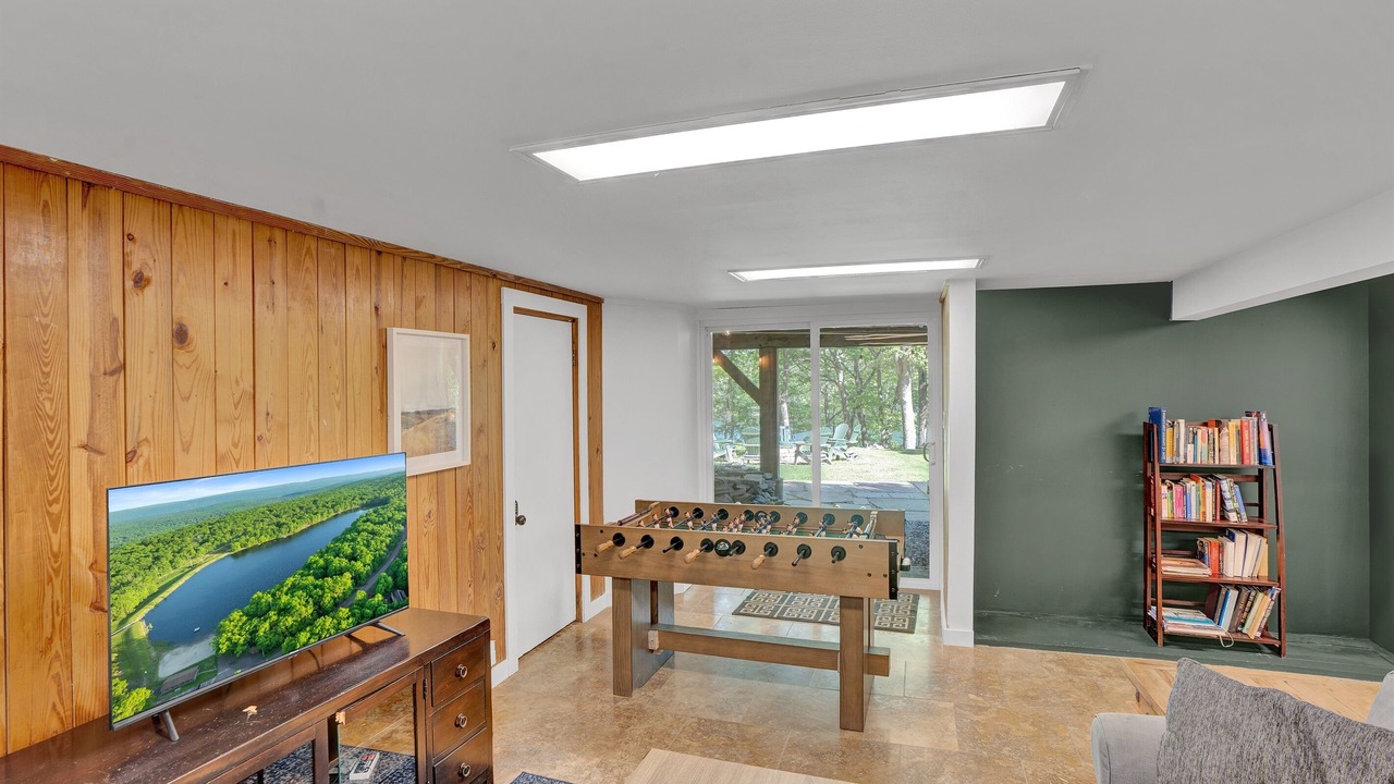 Photo of Bedroom in Pocono Mountain Lake