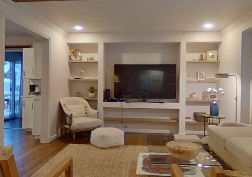 Photo of Livingroom in Fairview Park