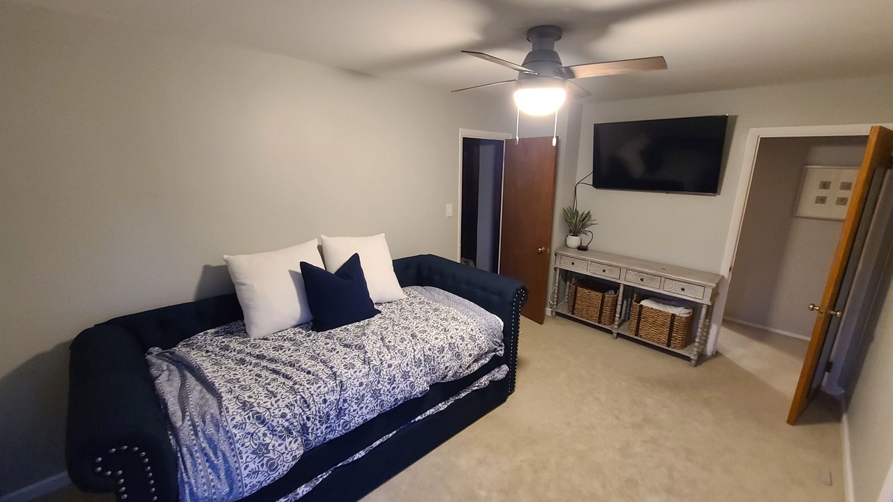 Photo of Bedroom in Glens Falls