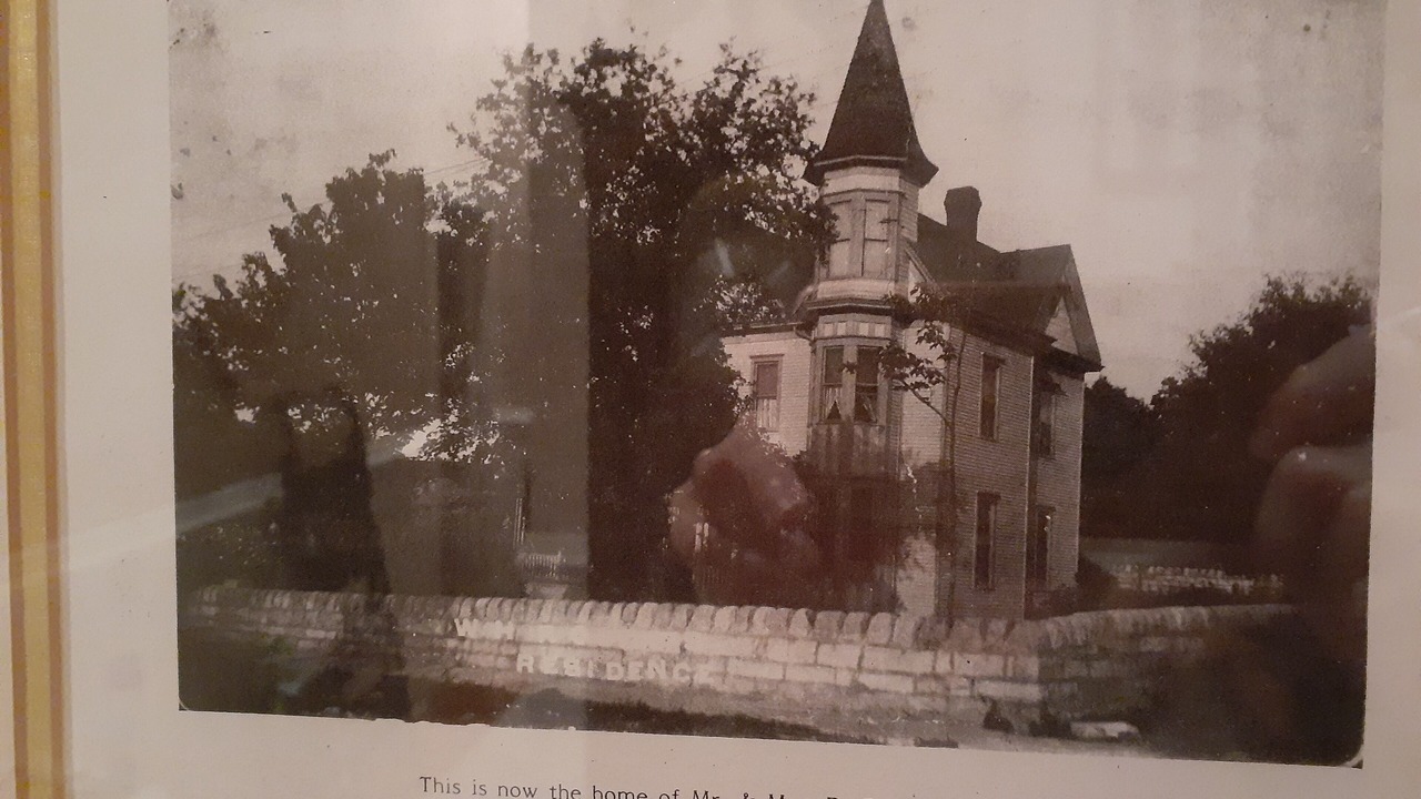 Photo of Others in Wise