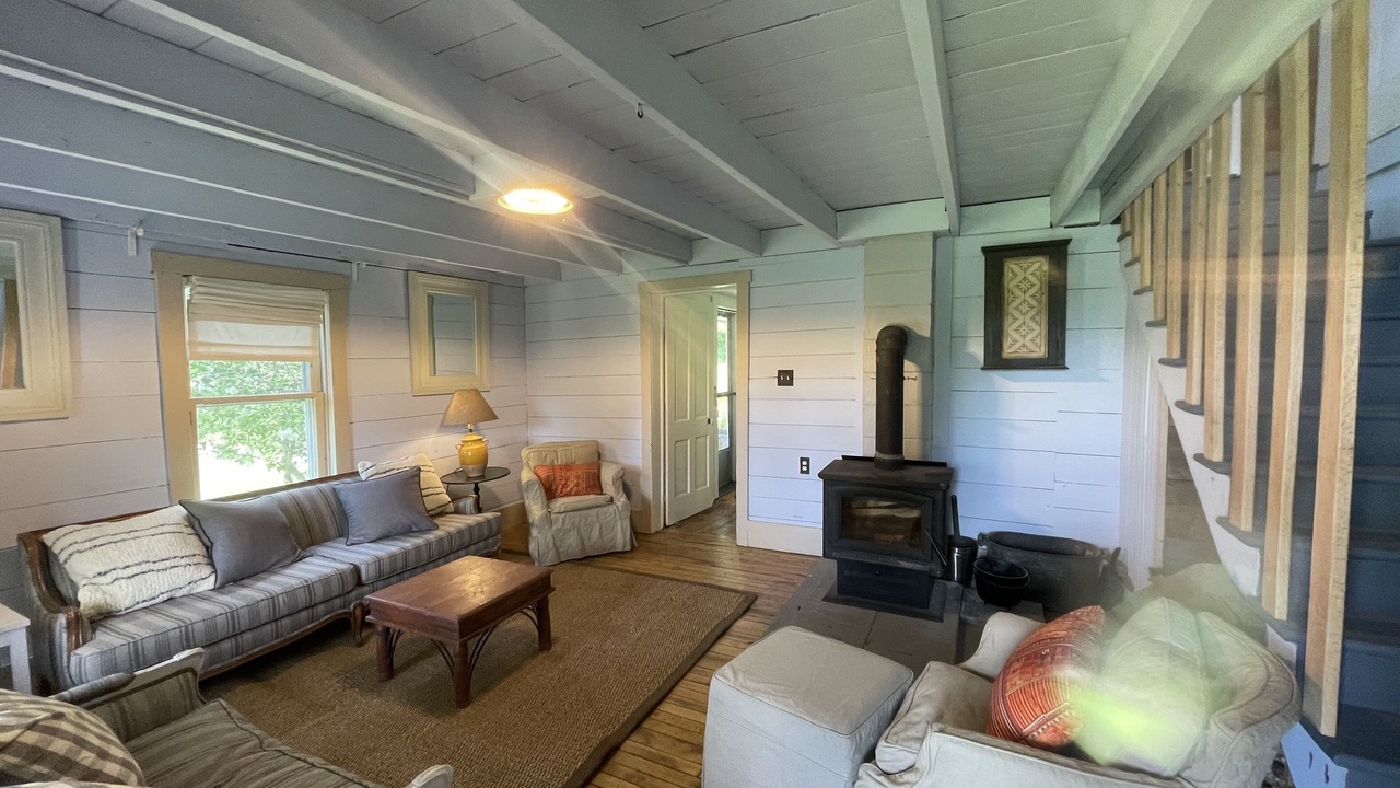 Photo of Livingroom in Davis