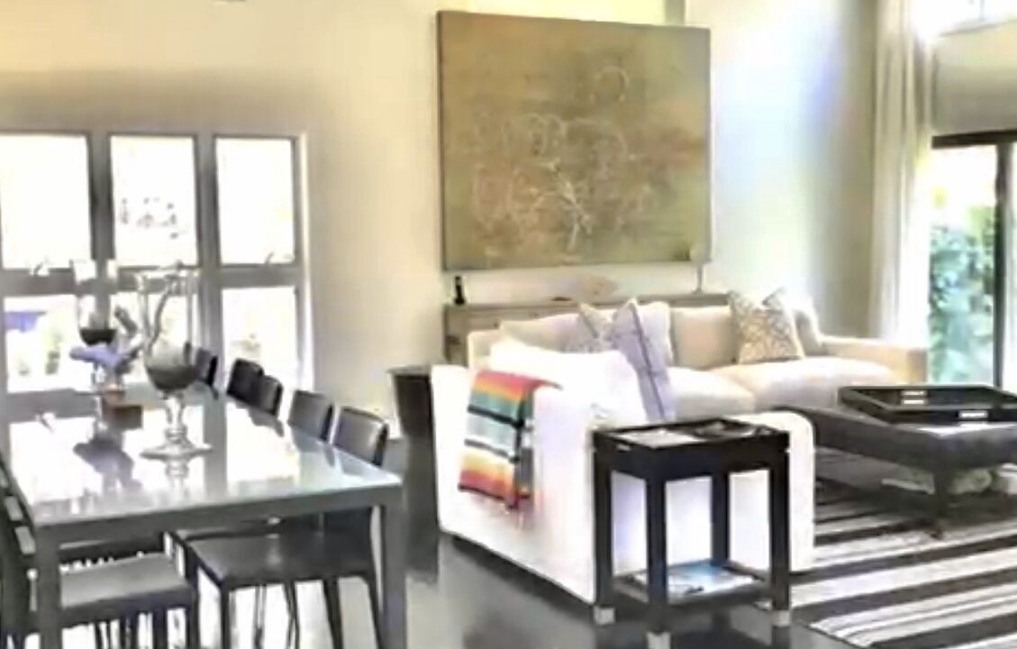 Photo of Livingroom in Amagansett North