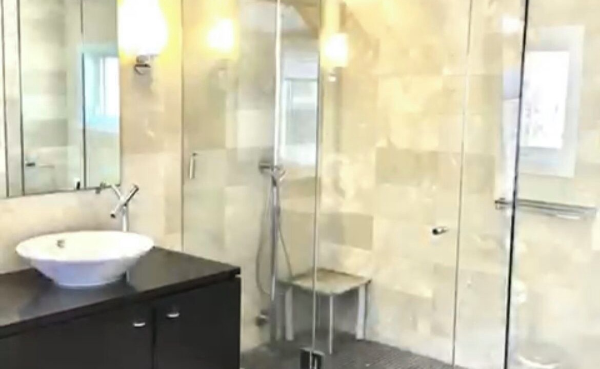 Photo of Bathroom in Amagansett North