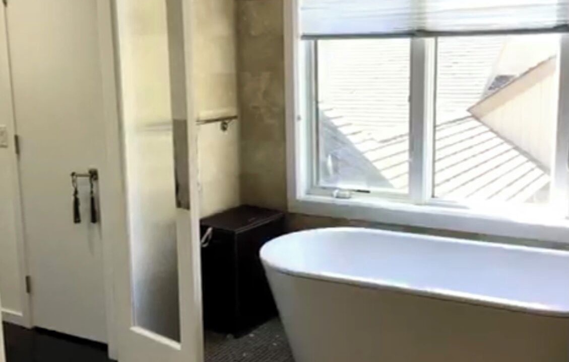 Photo of Bathroom in Amagansett North