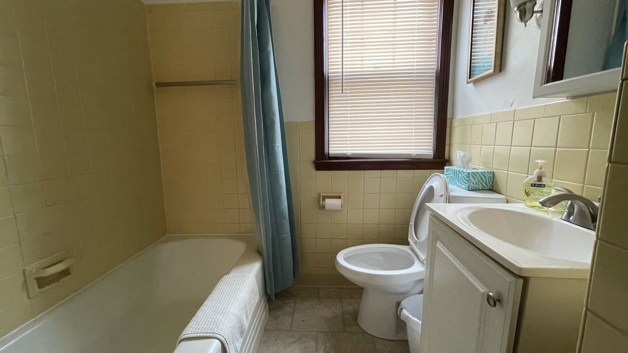 Photo of Bathroom in Niagara Falls