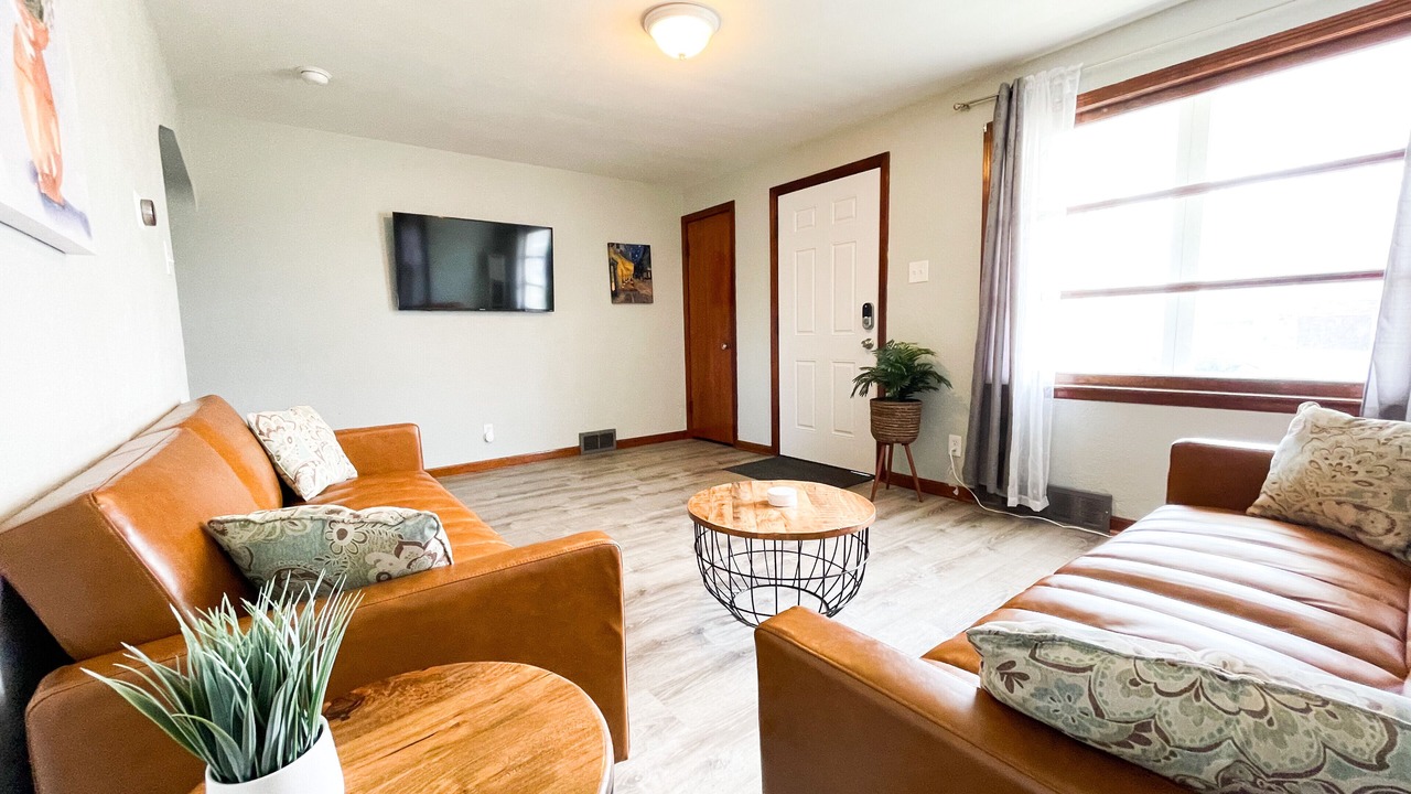 Photo of Livingroom in Niagara Falls