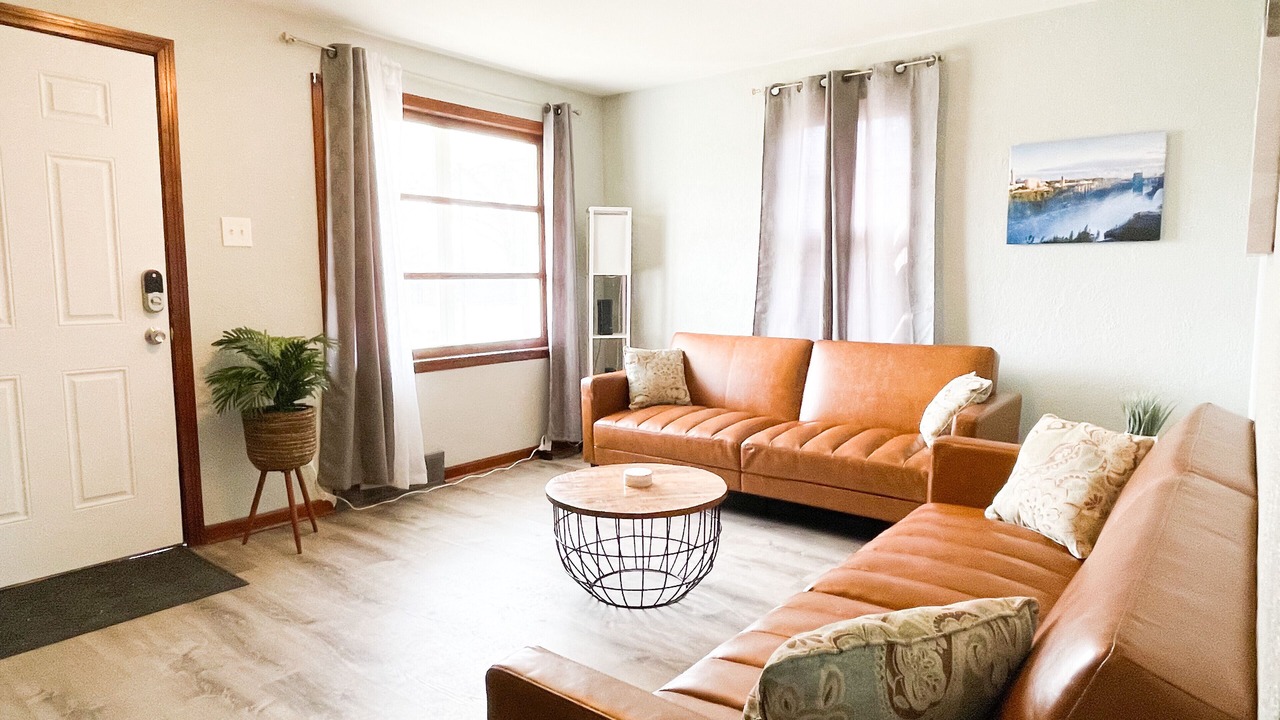 Photo of Livingroom in Niagara Falls