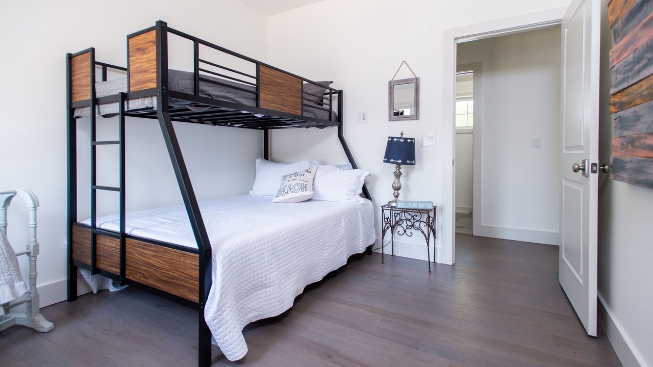 Photo of Bedroom in Aquebogue