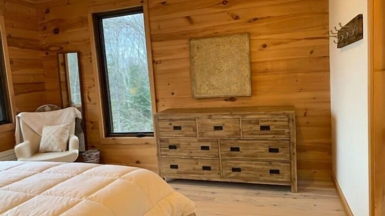 Photo of Bedroom in East Burke